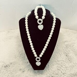 AVON Gloria Faux Pearl Necklace Bracelet‎ Set Rhinestone Heart Charm Silver Tone